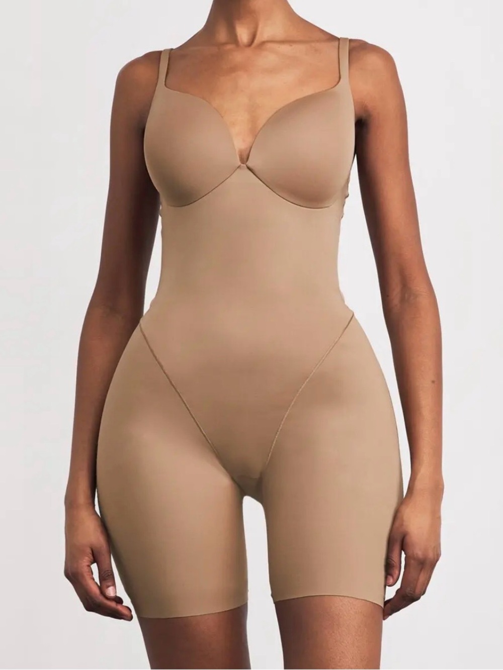 SKIMS SAND ULTIMATE BODY BUTT AND HIP PADDED MID THIGH BODYSUIT I NEW